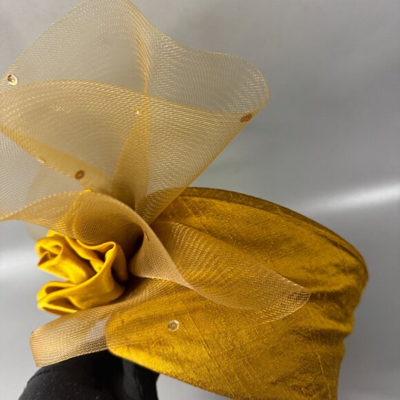 Chic Gold Fascinator Hat with Floral Accent main image 6